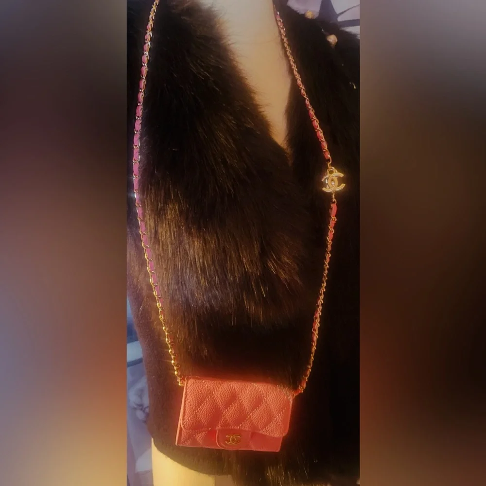 💕💝😍Chanel light Pink Quilted Mini Bag Wallet on chain - Picture 3 of 15